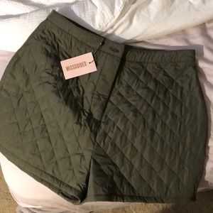 MISSGUIDED Cute green quilted shorts
